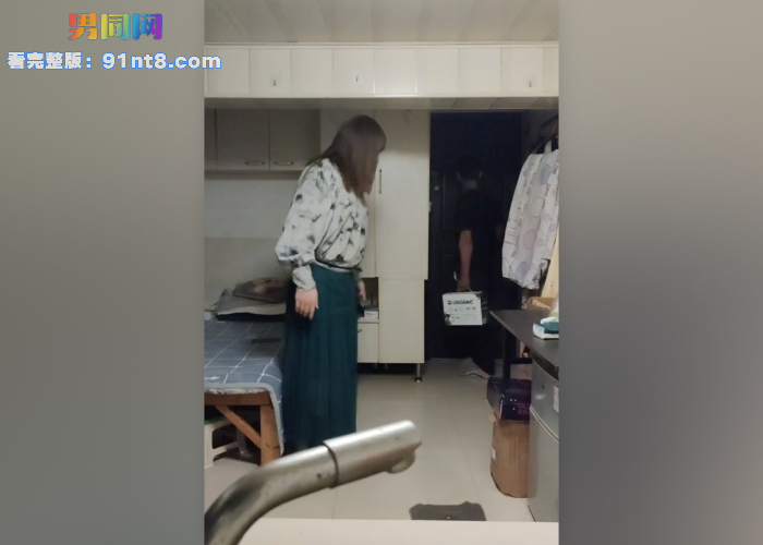 送礼就能白嫖伪娘阿红 网上万人求送油哥视频 半桶油换得红大爷春宵一刻 - 图3