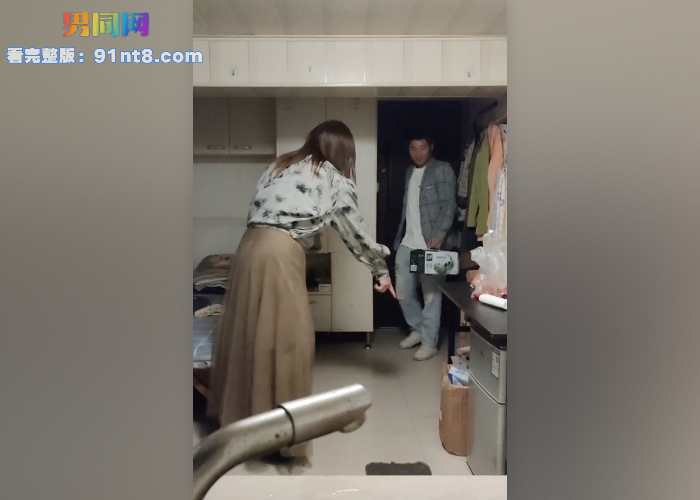 送礼就能白嫖伪娘阿红 网上万人求送油哥视频 半桶油换得红大爷春宵一刻 - 图5