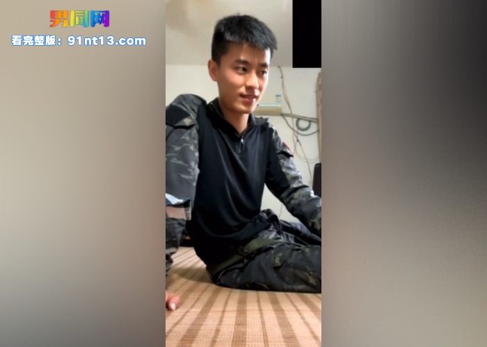 极品阳光帅气大屌白袜退役兵哥放飞自我嗨玩撸射17分钟专访被录屏 互动撸射大屌高潮喷射浓精白袜上  - 图1