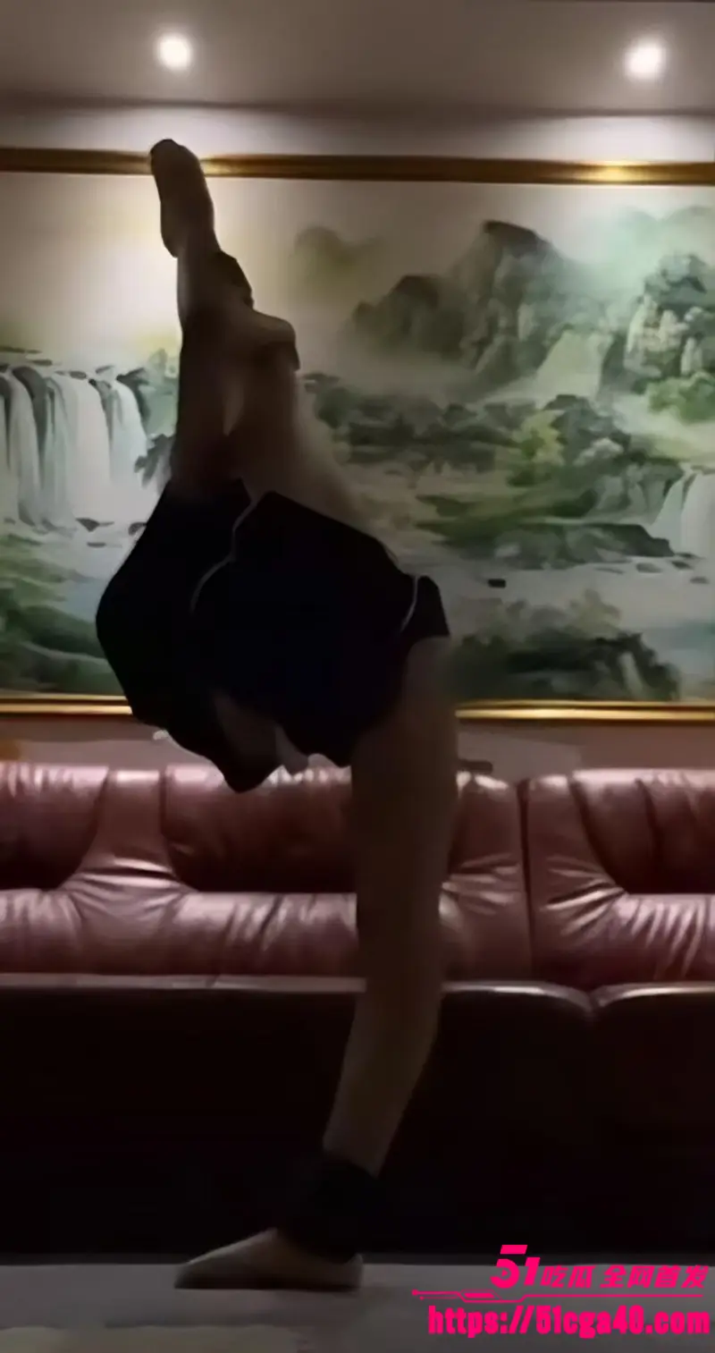 山东泰安媚黑婊 蒋雯丽 网上发裸照勾引黑人 沉迷性爱无法自拔！ 图2
