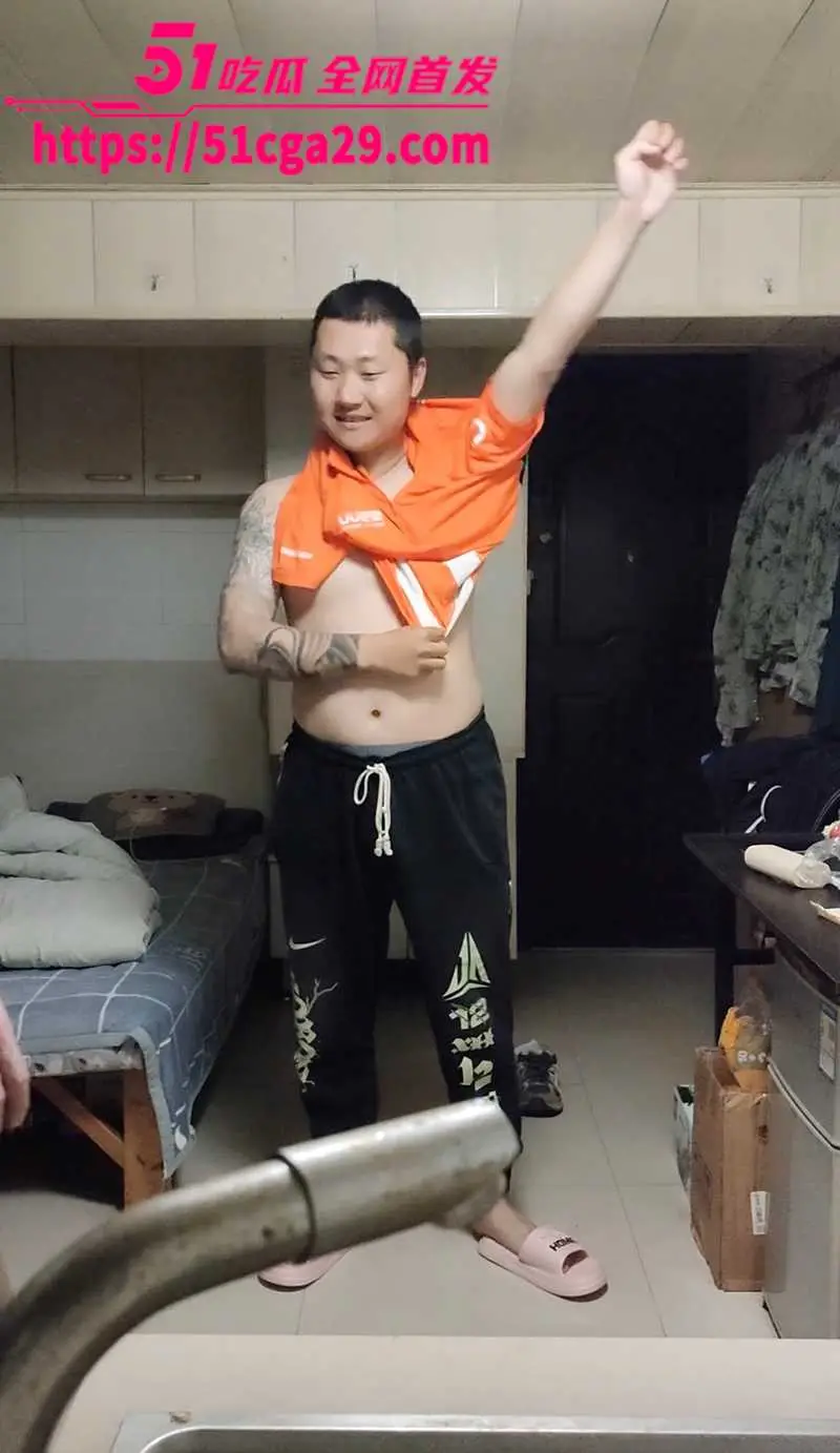 南京伪娘阿红事件 心动男嘉宾之外卖哥 刚送完餐就马不停蹄来找红姐开干 没想到居然秒射! 图5