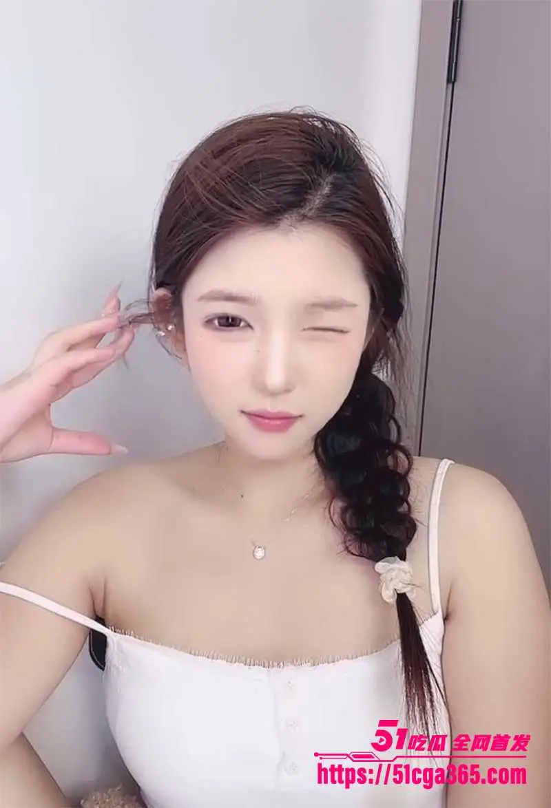 顶级绿播女神 小喵饼饼 下海裸舞首秀!淫骚身姿摇晃爆乳 褪内裤露茂盛小穴 完美肉体等你舔屏! 图7