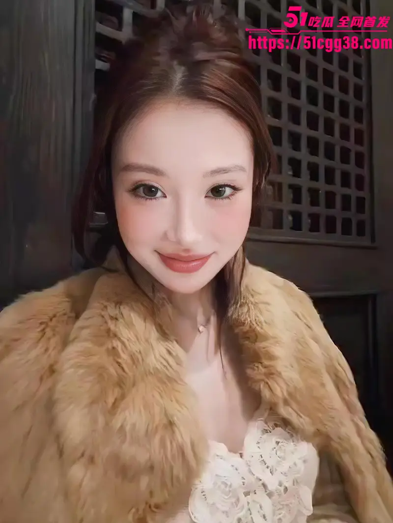 沈阳女骗子 张露月 曝光 刚结婚不久就网上骗钱裸聊 线下约炮 被炮友大屌狂干白浆四溢浪叫连连! 图1