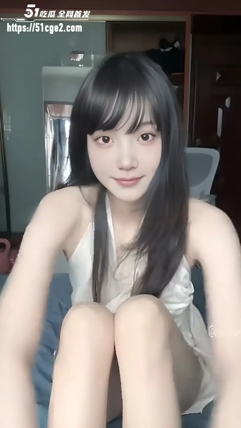 推特福利姬 小瓜陆 大尺度私拍 清纯脸蛋反差妖艳 粉穴大开美乳狂晃 冲击视觉！ 图6