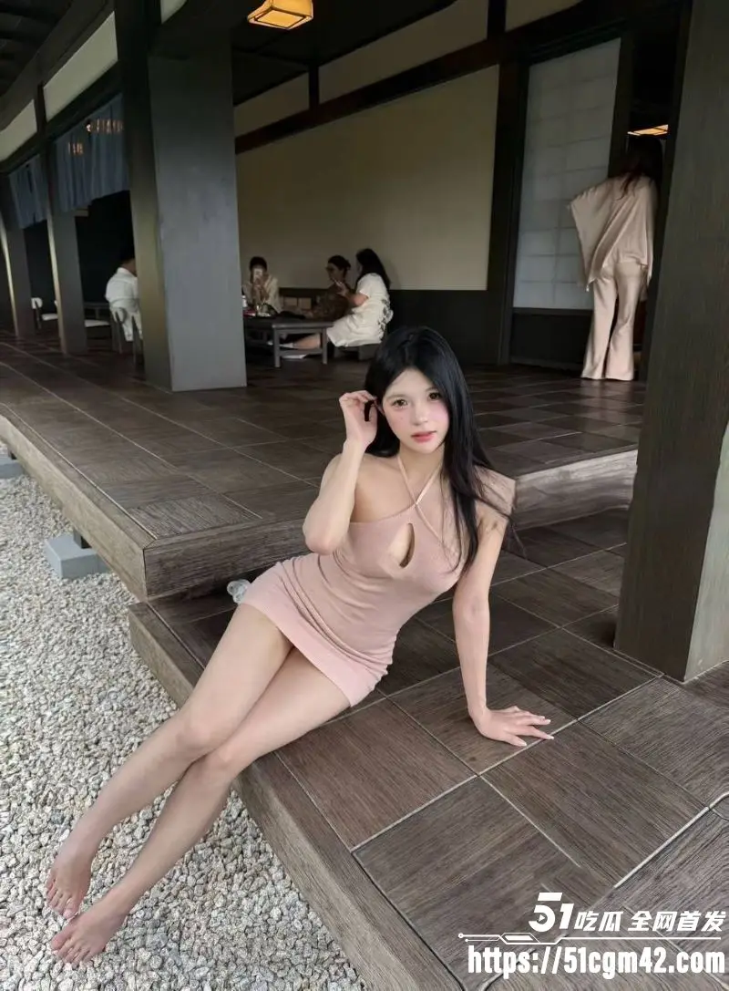 抖音网红 多加香菜 定制视频第二弹 奶头硬挺晃动奶水欲滴 纤手掰开穴口粉肉翻涌 图3