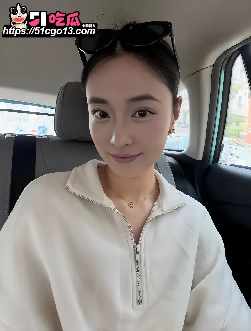 清纯女网红 廖曦芮 酒店性爱自拍 跪舔肉棒媚眼如丝 无套猛怼蜜穴 浪叫呻吟四起 图2