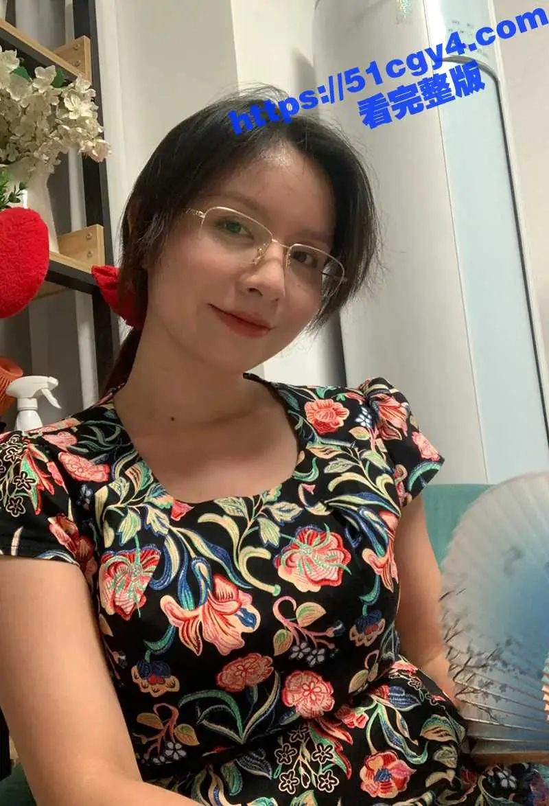 叔嫂厨房上演乱伦大戏 大屌男强插巨乳嫂子 饥渴少妇主动骑乘 淫水小穴终被操服！ 图2