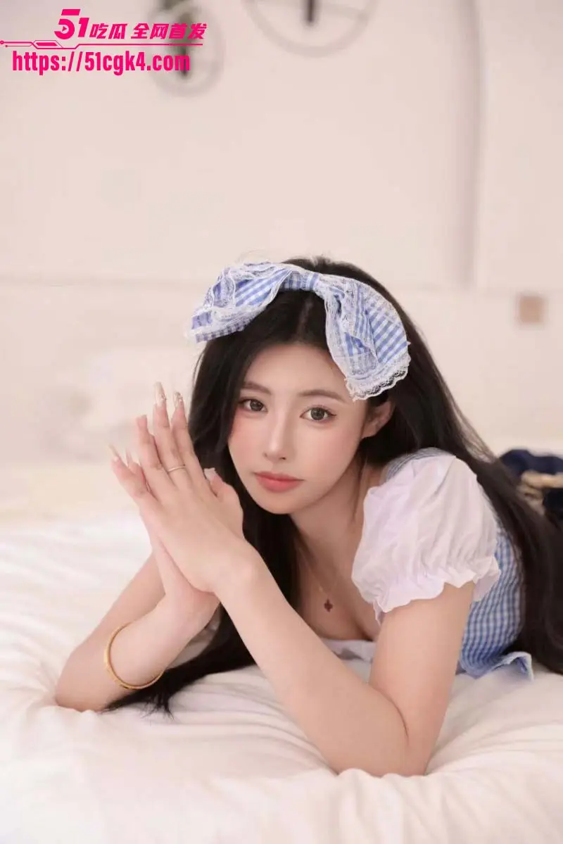 乱伦大神 真实姐弟乱伦历程 强行暴操睡午觉的姐姐 高潮迭起曼妙呻吟不绝于耳！ 图2