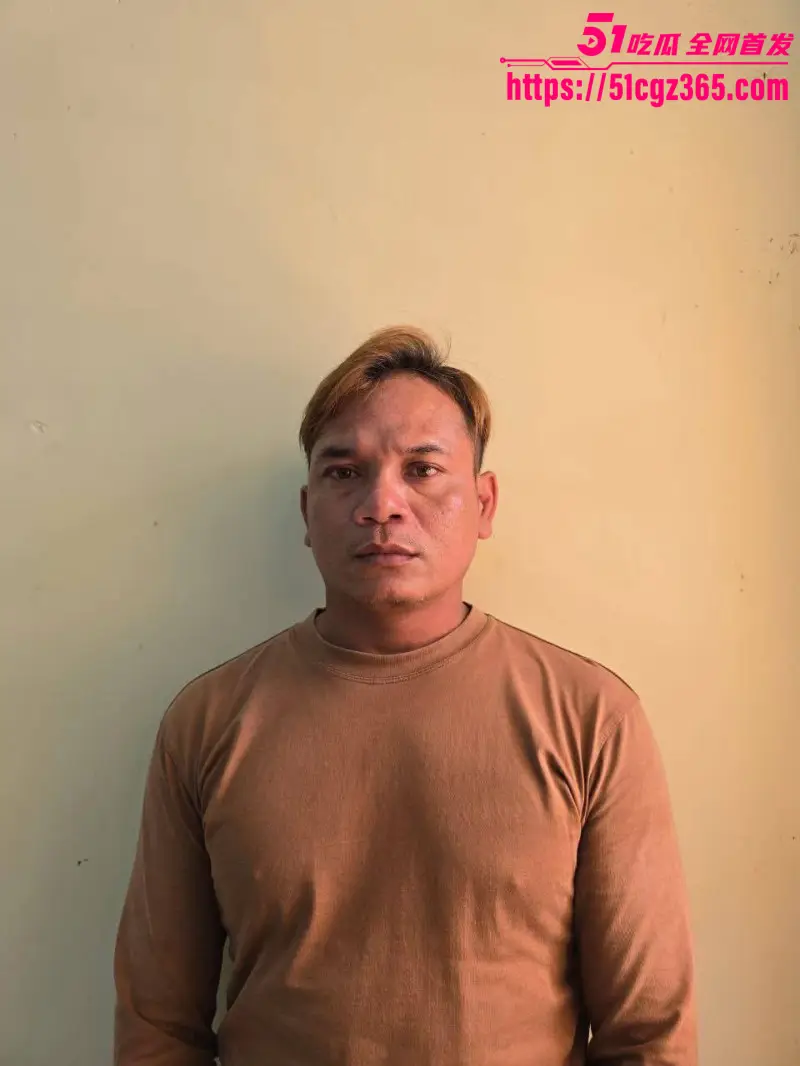 柬埔寨劫法场现场视频!黑衣大嫂一人一枪为爱冲锋 单枪匹马勇闯法场救男人 情深意重轰动全网! 图15