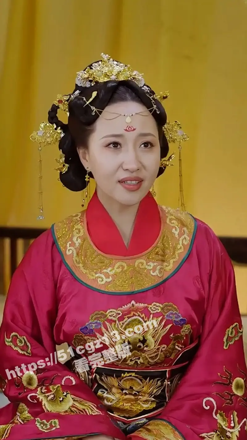 每日短剧《捡个女帝当老婆》小伙意外穿越回古代 开局就遇到女帝! 图6