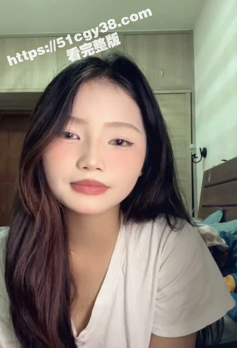 叛逆少女网黄 困困兔 最新直播合集流出 全程露脸假屌自慰 现场换装秀翻全场! 图1