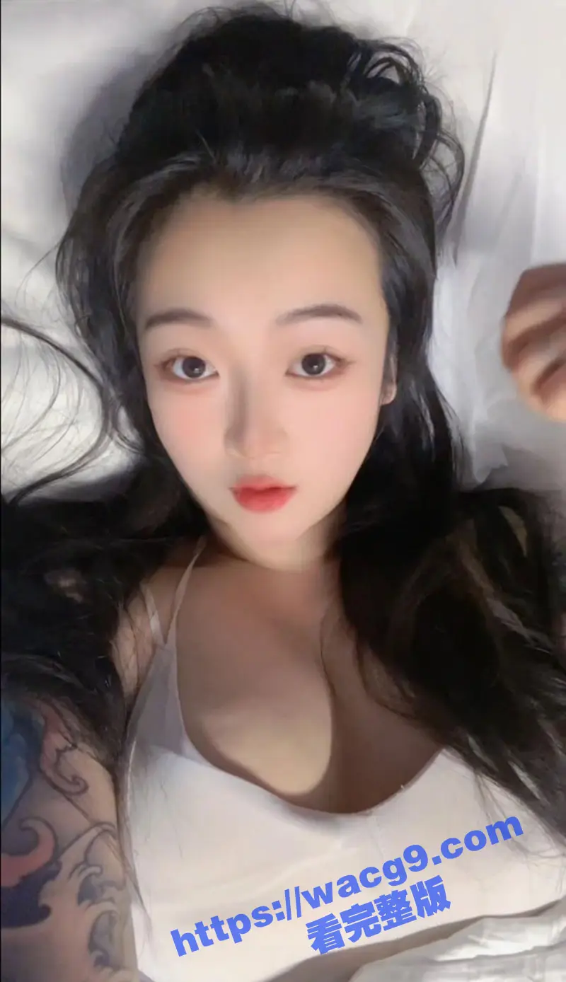 重机车女网红玩家三毛子因飙车当场离世 曾飙到时速165公里 从现场痕迹看是压弯失败 图7