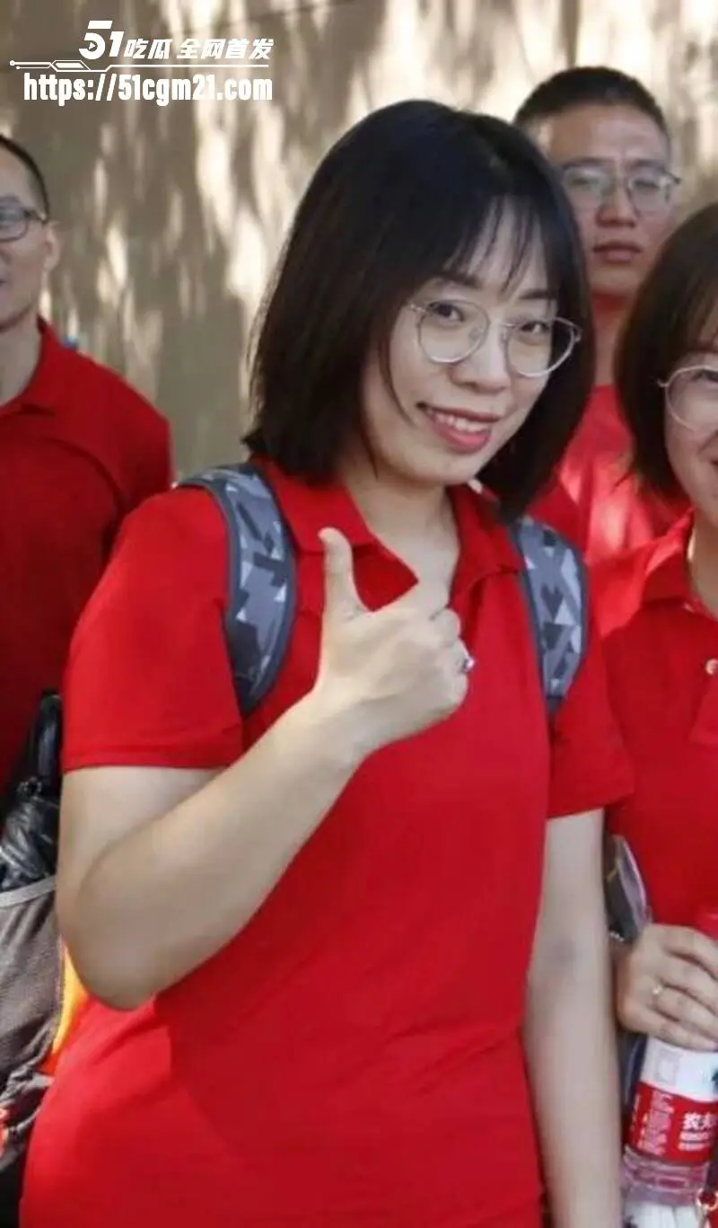 山西女教师 李鑫 骗老公去海南出差 实为出轨炮友激情做爱 反差婊床上太骚 图2