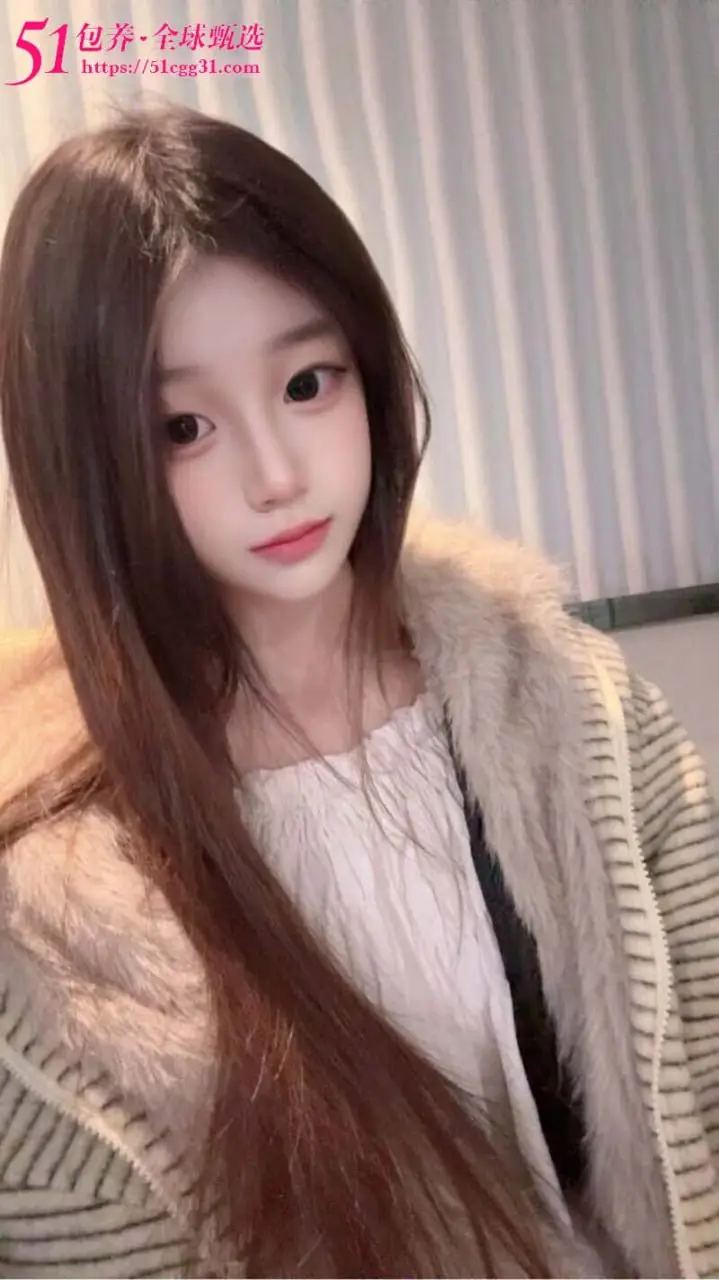 51包养 高端外围 | W3WH12603 武汉白月光级素人兼职 皮肤雪白 敏感水多 自带制服诱惑 质量保真 假一罚十 图4