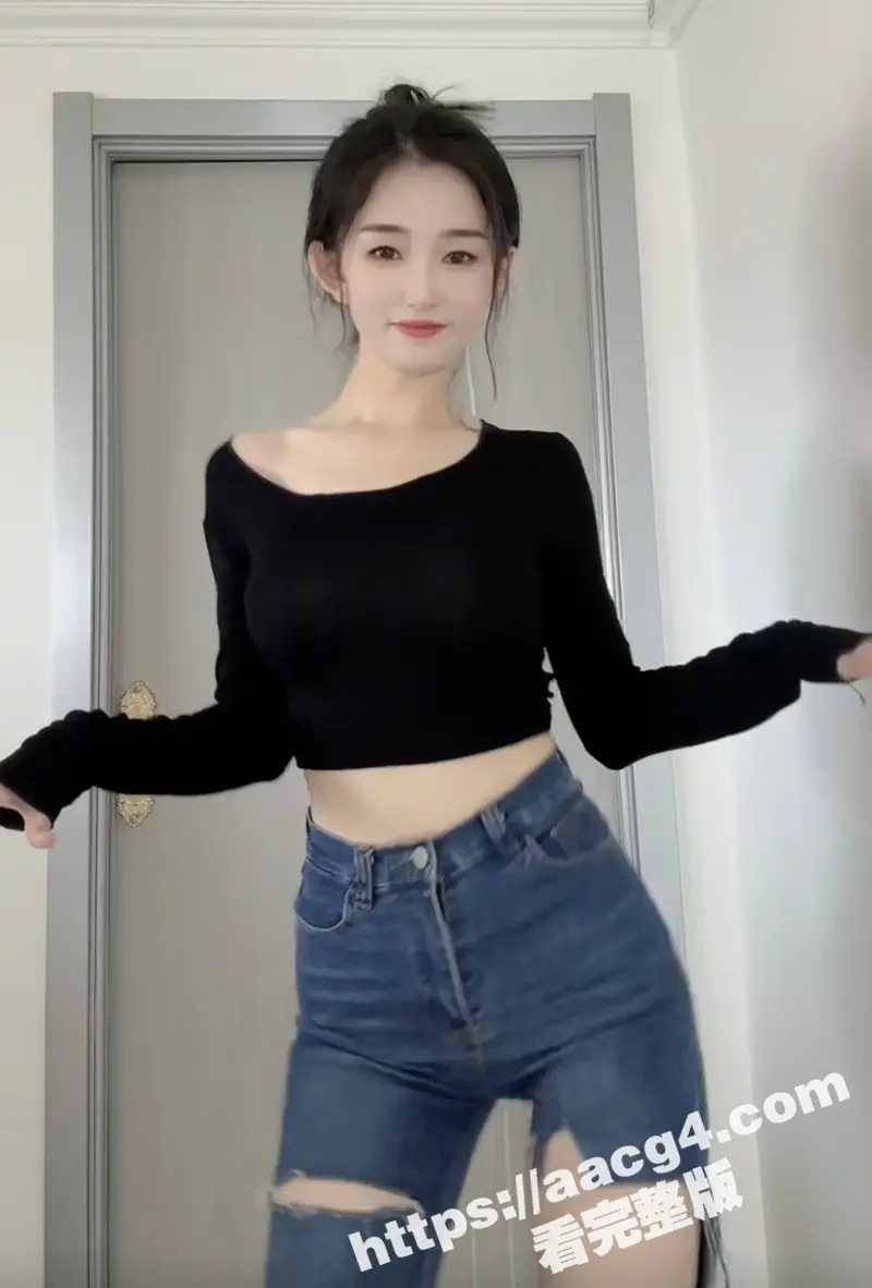 快手舞蹈女主播 小爽爽 紧身瑜伽裤热舞 蜜桃臀扭得让人心跳加速 勾魂骆驼趾看得人想入非非 图9