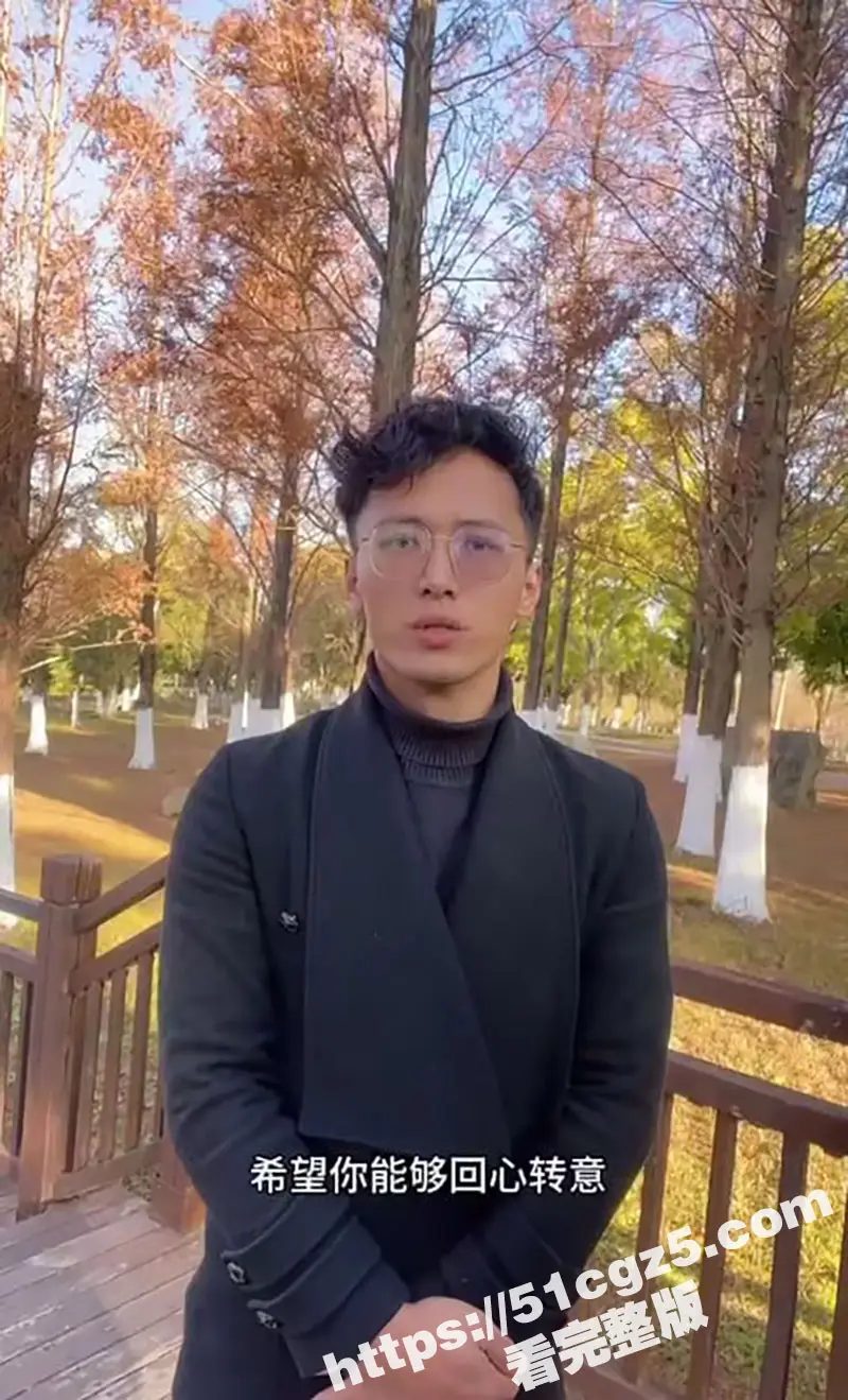 云南保山市君悦广场 渣男张麒麟有女友还当众小三表白 被原配刷视频拉横幅捉奸！ 图6