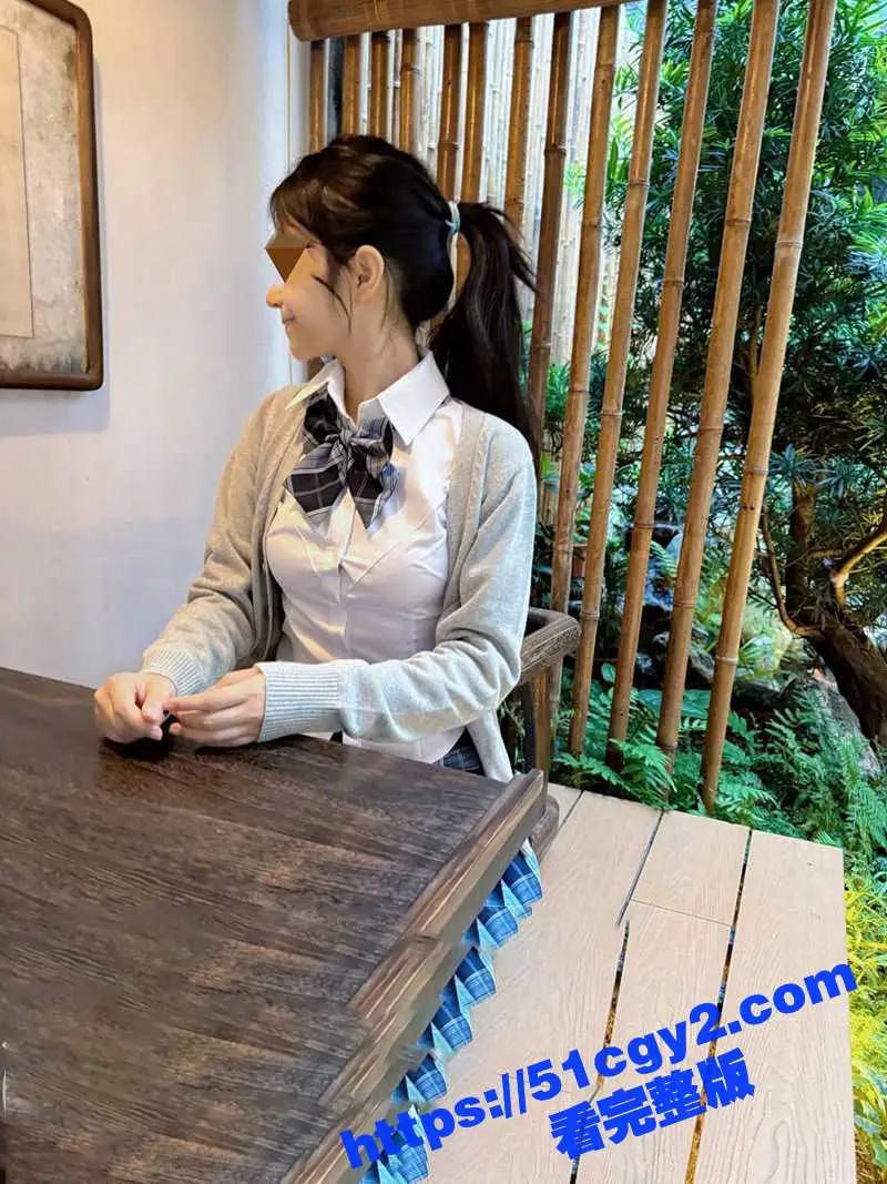 海角 意淫自己妹妹 新作 酒店爆操JK萝莉妹妹 后入骑乘无套内射白虎嫩穴 图3