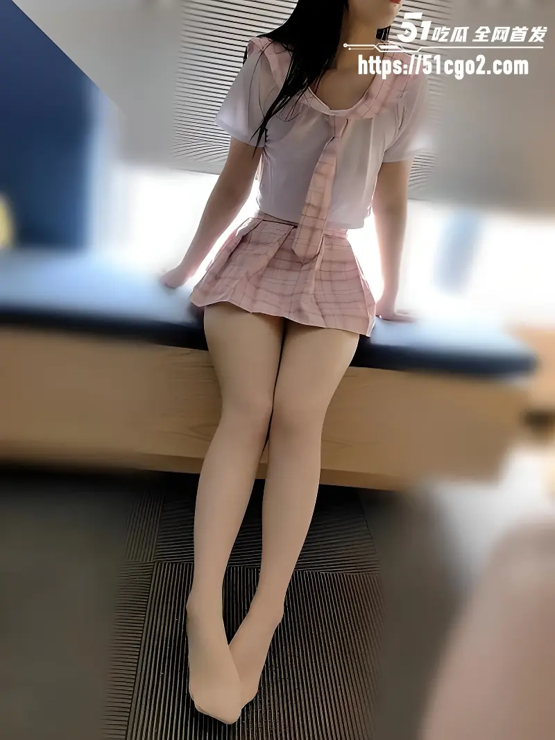 乱伦大神 漂亮表姐 我们久别的重逢格外的努力满足对方 今天超满足内射了！ 图4