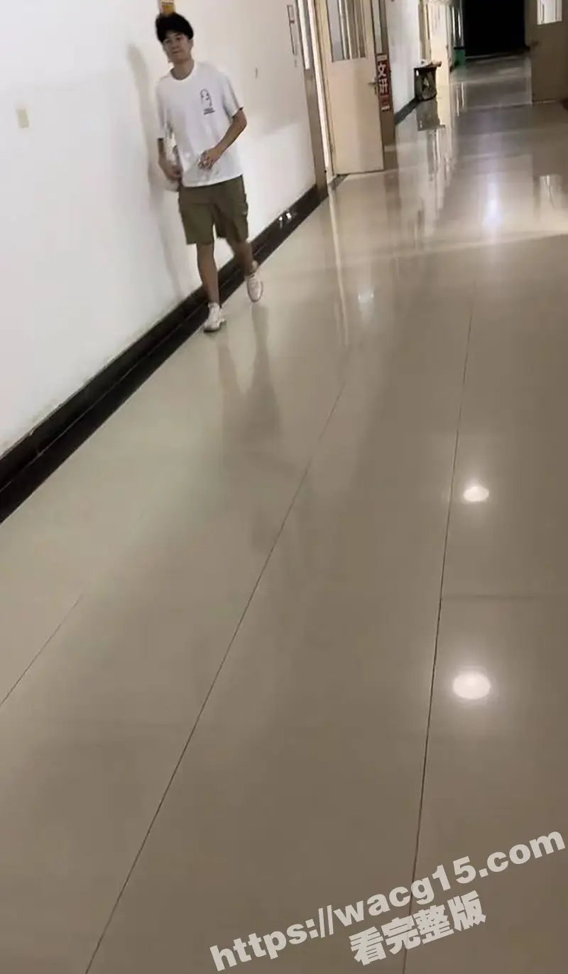 武汉华夏理工学院 黄家雯 教室激情做爱遭同学偷拍!学生妹反差一面暴露无遗 不雅视频刷爆全网! 图5