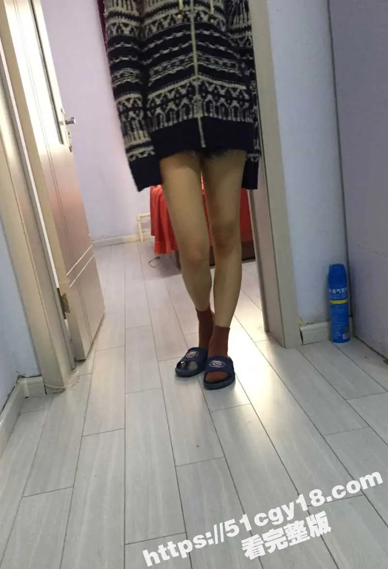 推特恋足大佬约炮超美女神 有逼不操只玩足交!玉足挑逗肉棒 踩踏呻吟不断 恋足控福音! 图6