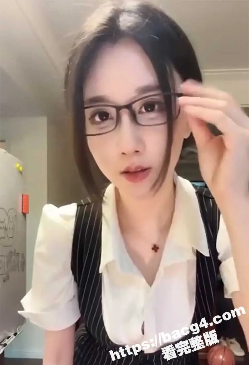美女网红 轩子巨2兔 化身性爱导师 私密课堂在线直播 教你玩转女人每个敏感点 解锁后庭秘密花园 图7