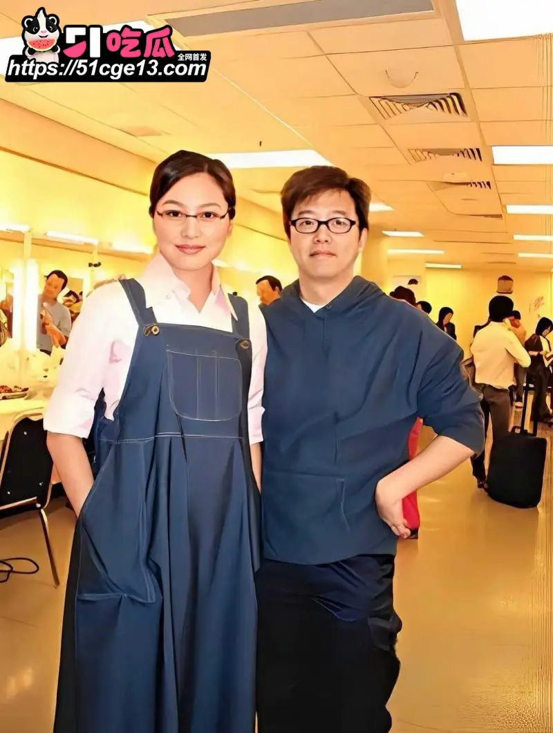 香港导演 张锦程 与老婆 张延 官宣离婚 曾三次下跪求婚换取真情 如今已物是人非! 图6