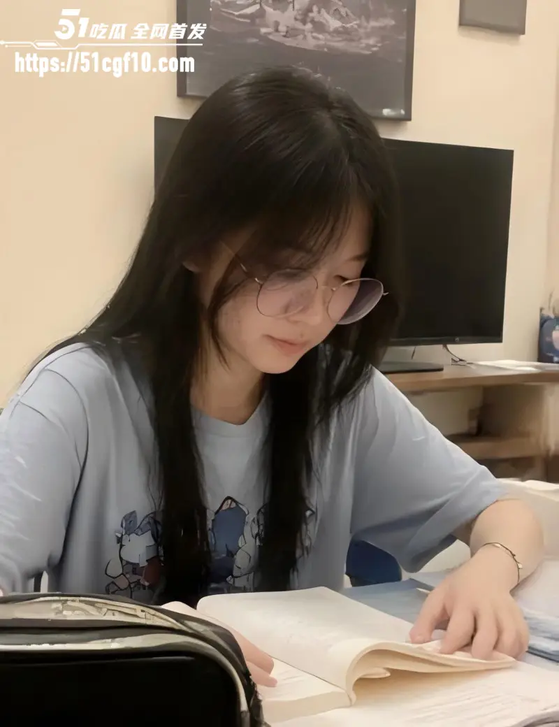 河南师范大学 童欣欣 性欲旺盛淫性浪荡 网聊两月就主动送穴上门求操！ 图4