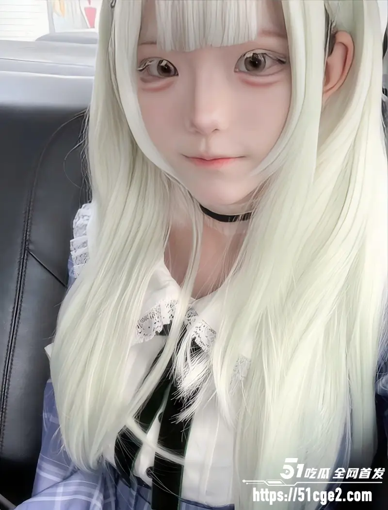 白虎萝莉网黄 废柴少女家里蹲 Cos露露卡 手持水晶棒自慰 粉嫩骚穴高潮喷水 图3