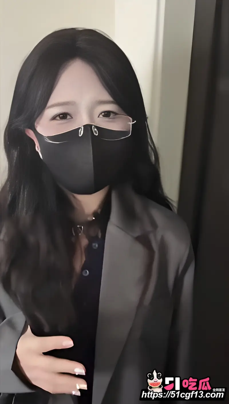 网黄女神 桥本香菜 最新作品 性感美足按揉大屌 桌上无套操穴中出精液直流 图1