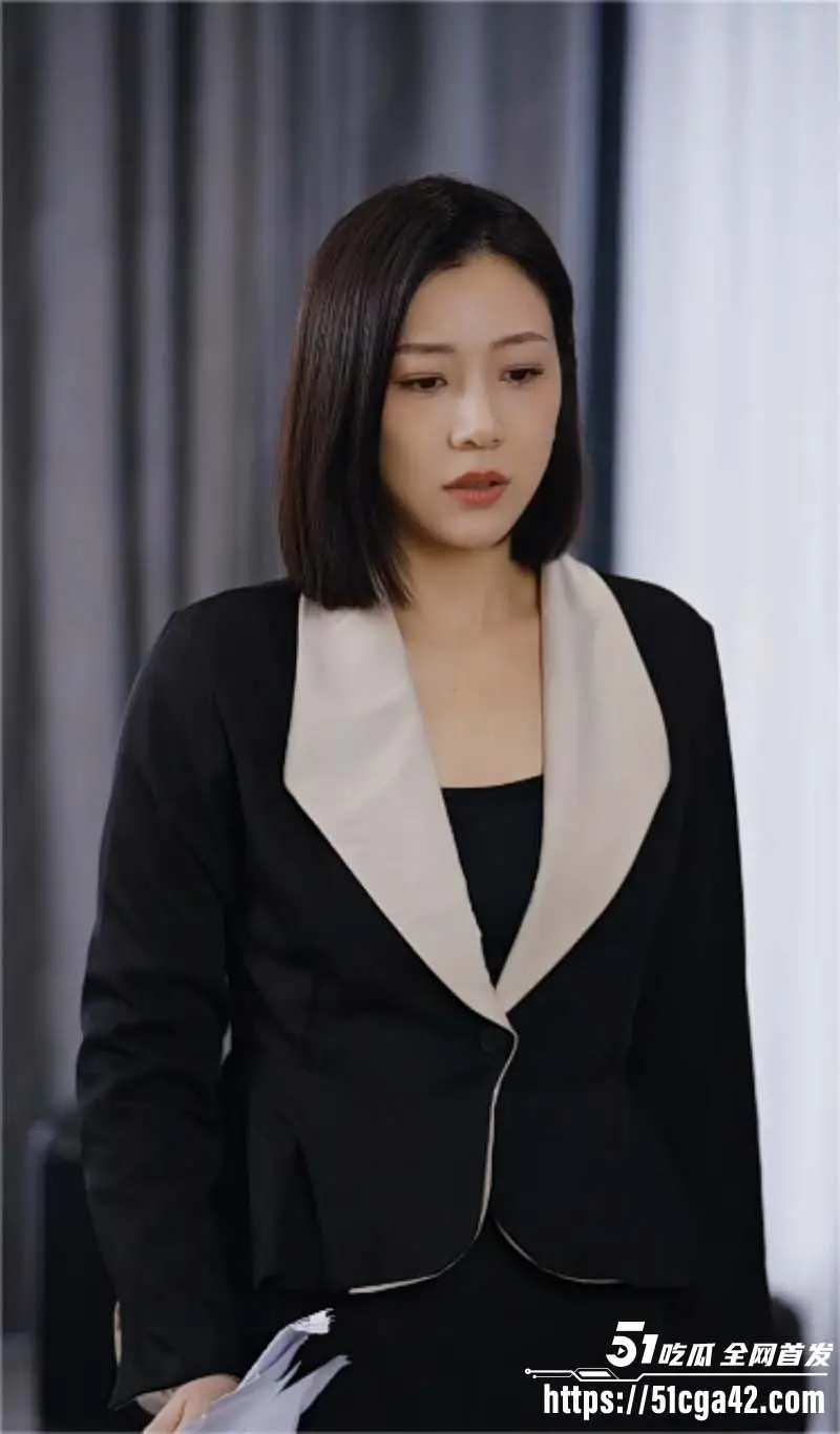 每日短剧《不安于室》貌美娇妻出轨瘫痪在床的岳父 开启新生后偶遇良人恢复往日温馨！ 图1