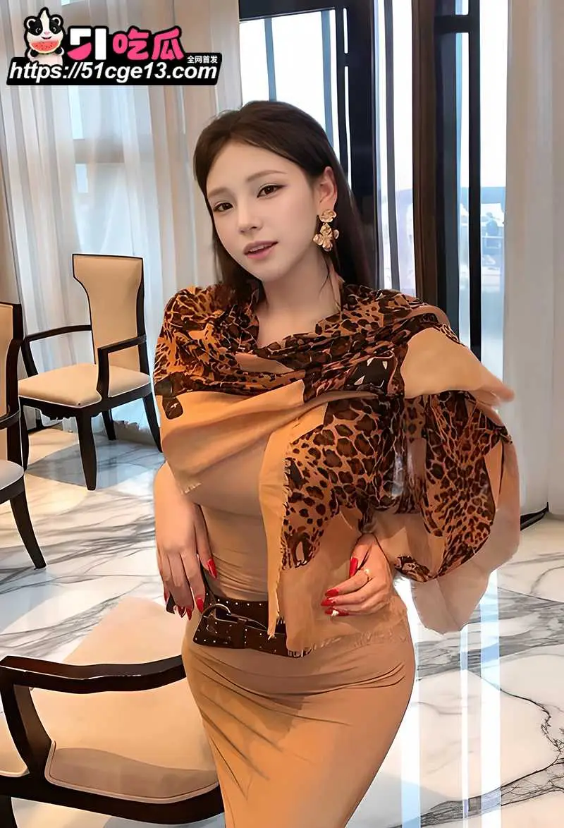 巨乳网红 密密Becky 私人定制 露脸蹂躏罕见豪乳 化妆笔插穴自慰 更是骚绝 图3