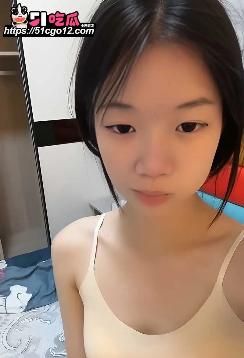 反差母狗 困困兔 携闺蜜脱衣开播 酥胸粉嫩逼缝诱人 骚话连篇反差感炸穿屏幕 图2