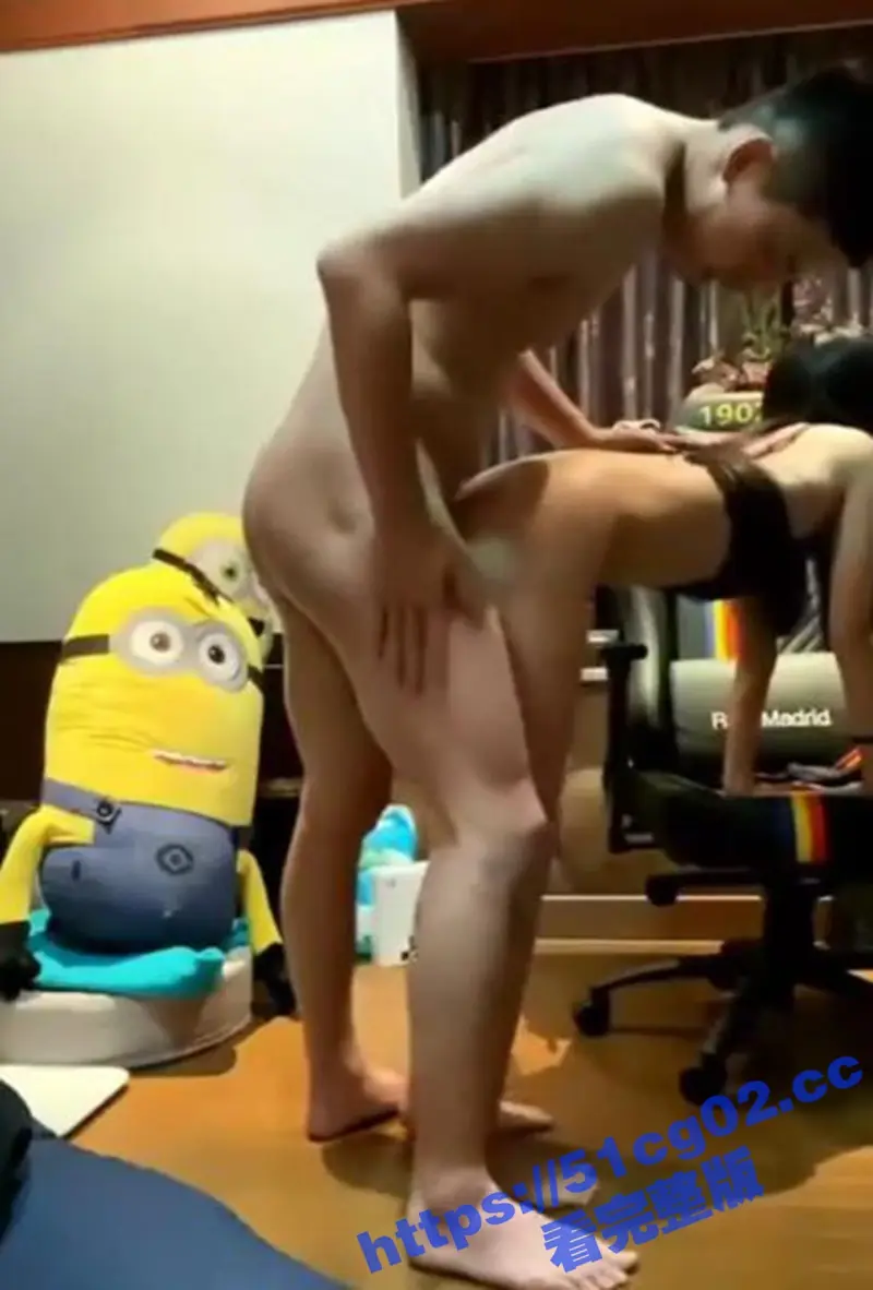 女朋友只知道打游戏不理人 手把手教你怎么搞定 教科书式撩拨女友性欲 最后求着你操! 图6