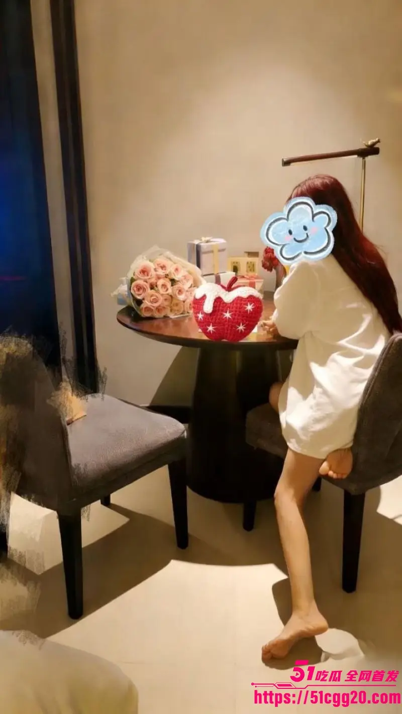 海角乱伦大神 亲姐的诱惑 新作 又被亲姐榨干的一晚 姐姐主动骑乘狂榨精 淫荡对白超刺激！ 图2