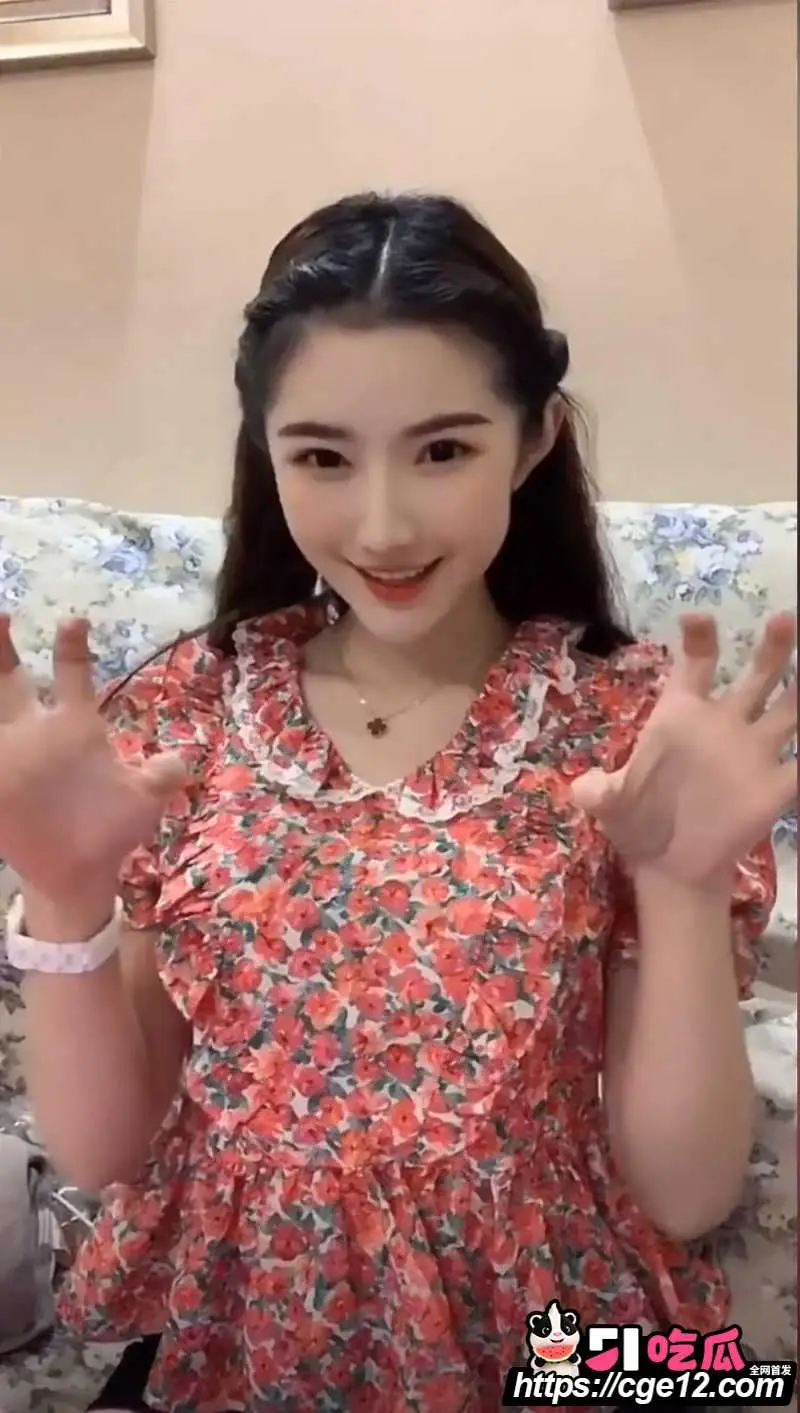 抖音百万粉网红 是你的格格 吉隆坡机场大闹警车蹦迪 这就是互联网的通天神？ 图5