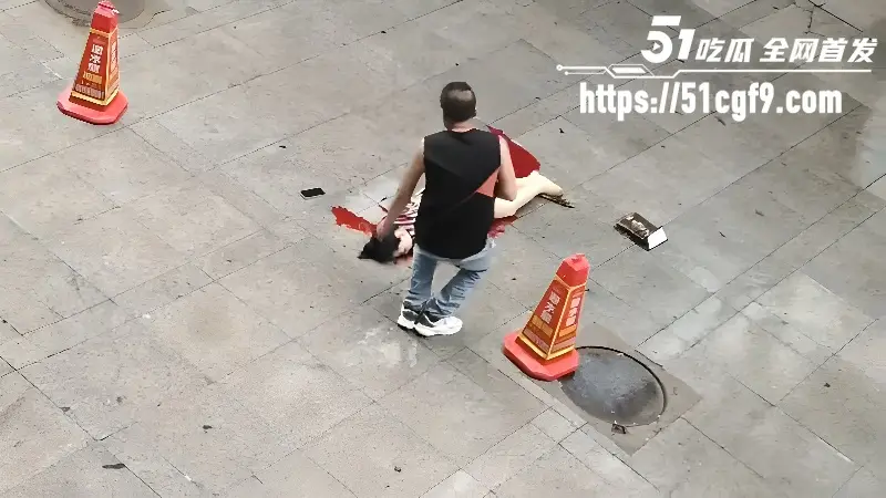 陕西延安金泽酒店血案 男子因妻子出轨当街持刀杀人后自杀 绿帽怒火直接燃爆 图6