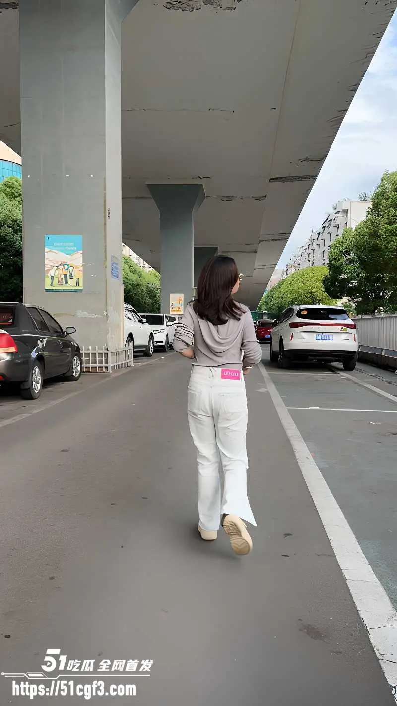 贵州六盘水小夫妻性爱自拍 良家妹毛逼榨精小奶浪叫 玩的就是真实 图1