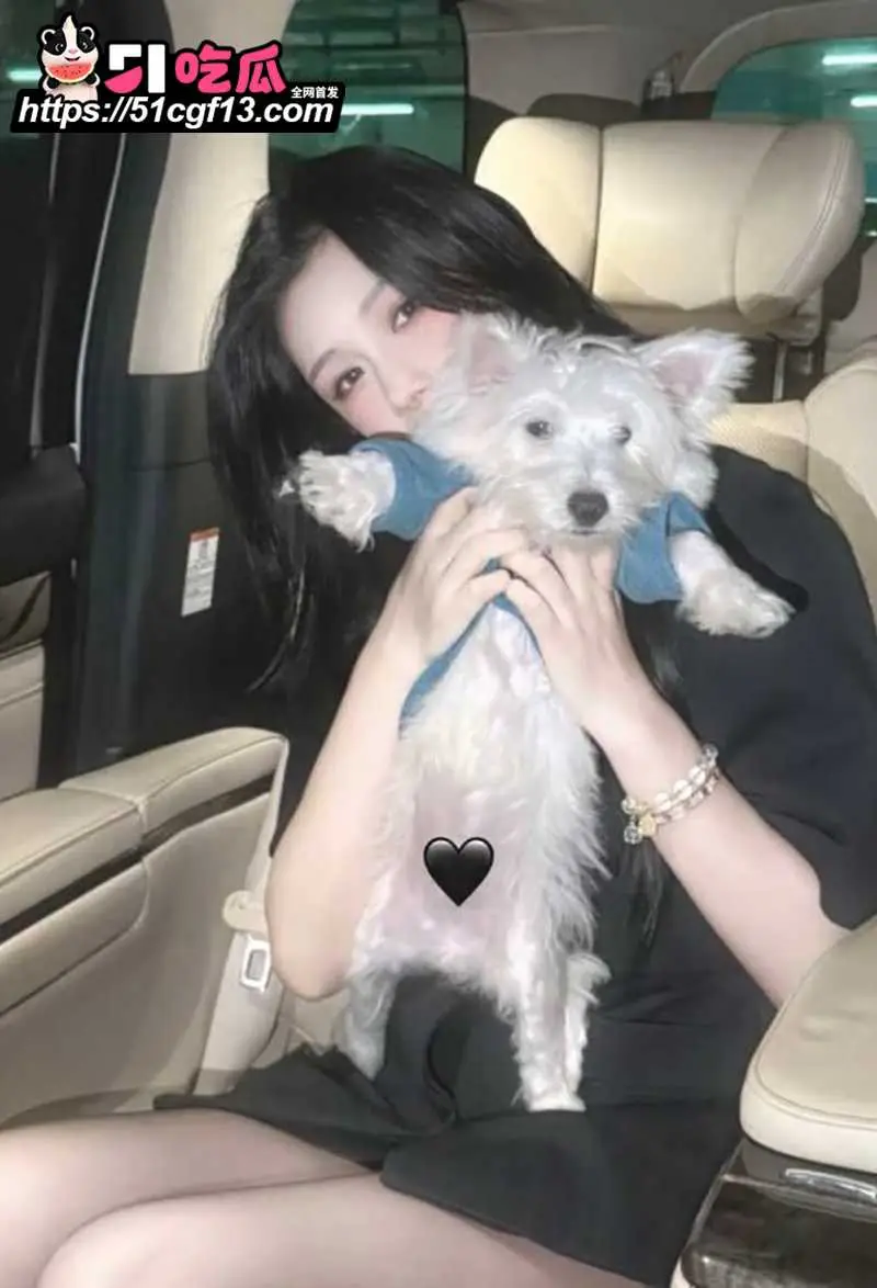 广西美女大学生约炮富哥 全裸女上位电臀猛摇 被猛抽狠送 操的狂喊老公 叫的比女优还骚 图4