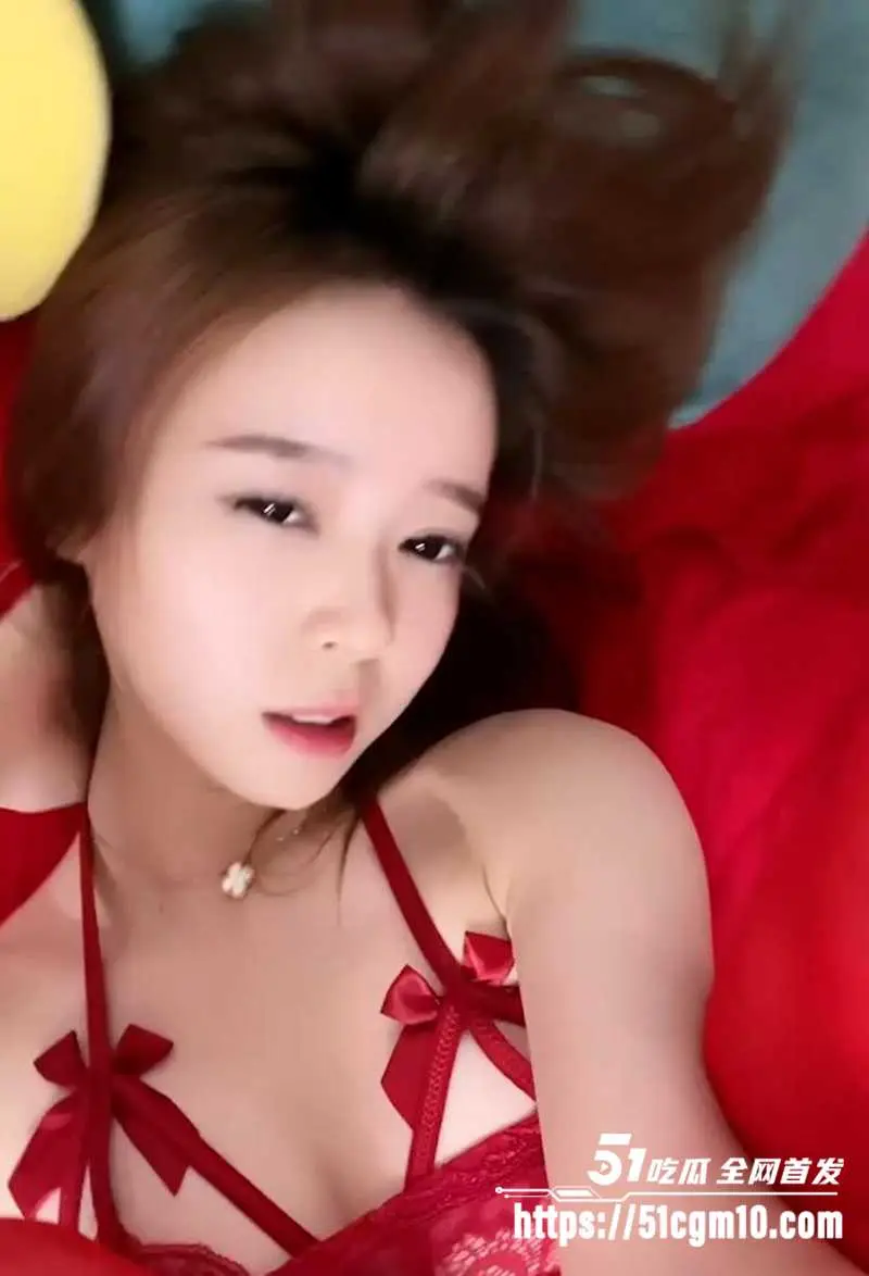 清纯网美 七七仙女 携闺蜜双排发浪 镜头前缠绵互揉爆奶 浴室里诱惑淋穴 揉花蒂撩拨男人原始冲动! 图4