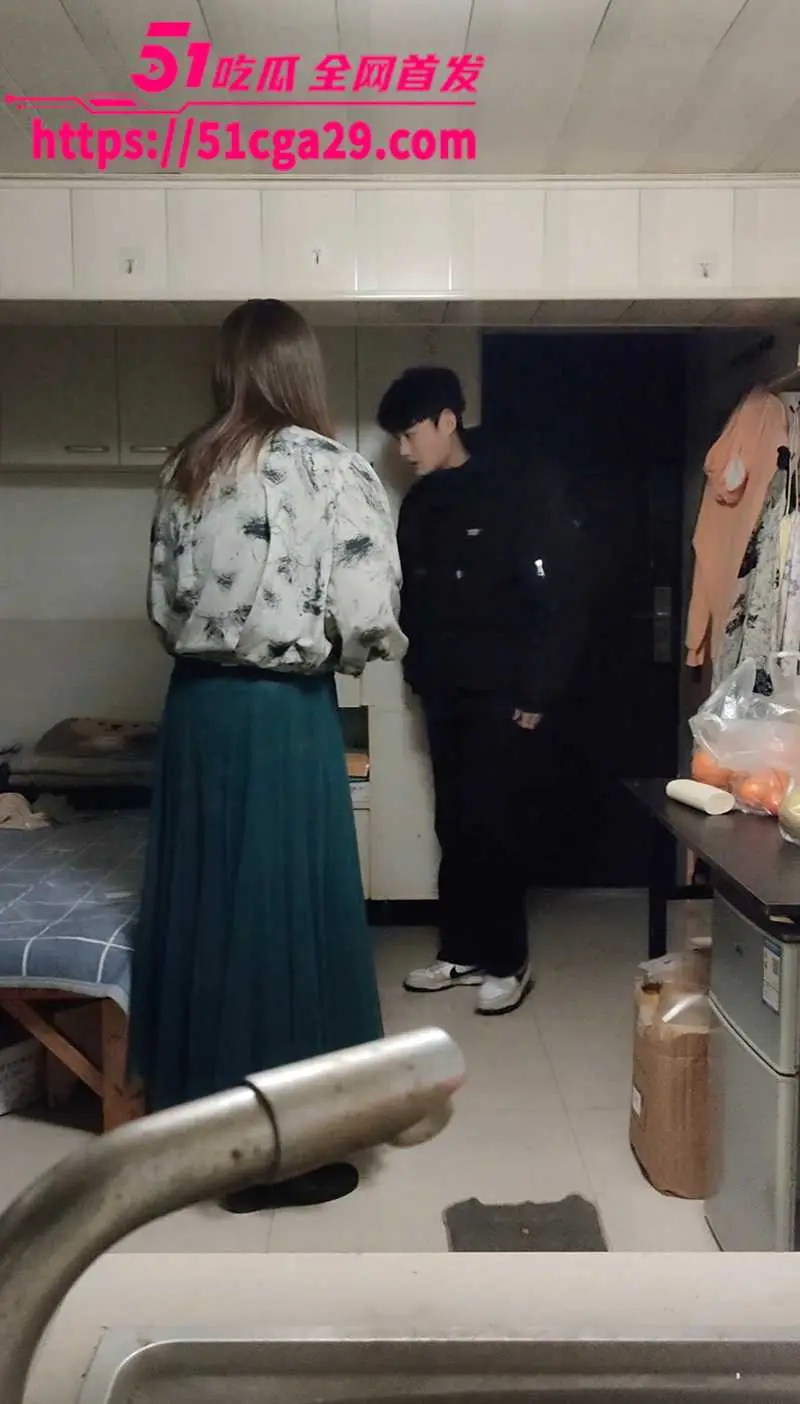 南京伪娘阿红事件之最帅男嘉宾 棱角分明的俊脸 白嫩的皮肤 无数集美们最破防的一集！ 图1