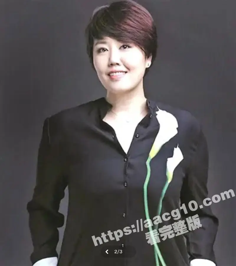 中国人自己的萝莉岛！何炅KTV酒局视频曝光 酒局当男模陪春晚总导演于蕾 富婆快乐球疯狂刷何炅的小鸡鸡 图6