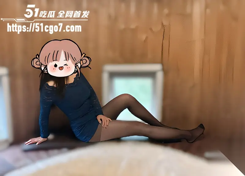 海角大神爱吃鸡吧的嫂子 浴室嫂子黑丝足交 圆形大浴缸水中后入 刺激到极致! 图2