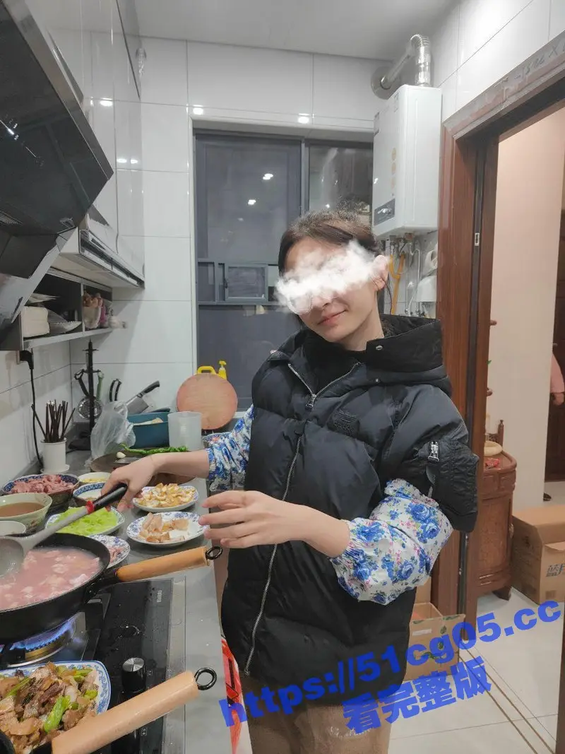 人前女神 人后母狗 刮掉逼毛的高颜值留学生 陈洁妮 被老外干的直接失声 反差到极致 图1