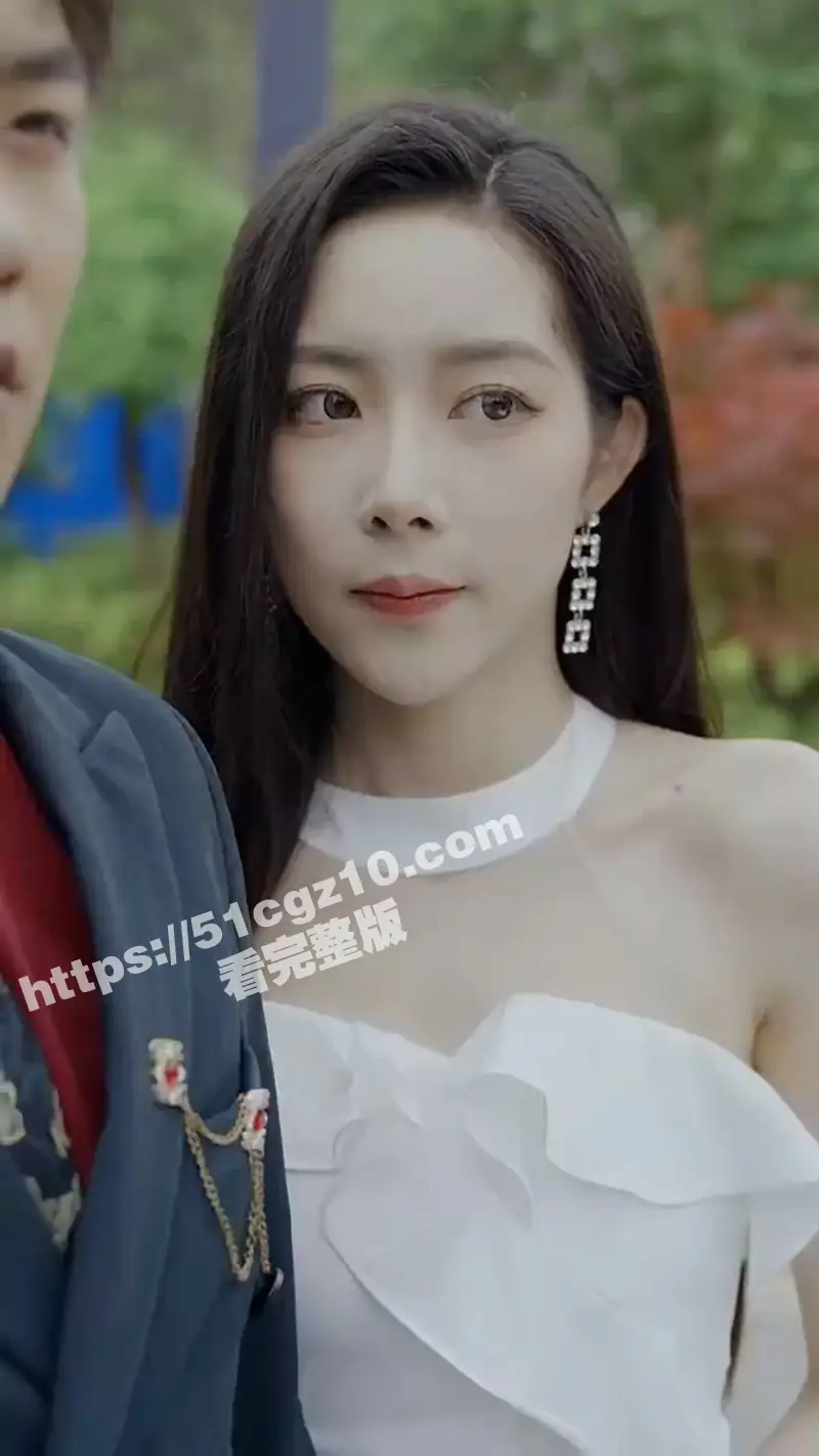 每日短剧《歌手2024之天王归来》酒吧驻唱周明遭明星女友背叛 却意外穿越回到2006年！ 图5