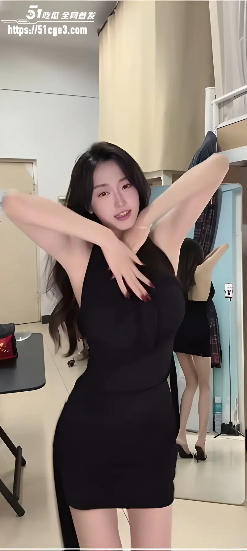 抖音快手小网红们 漏奶时刻 各种小姐姐故意漏奶走光 紧握流量密码刺激到爆 图1
