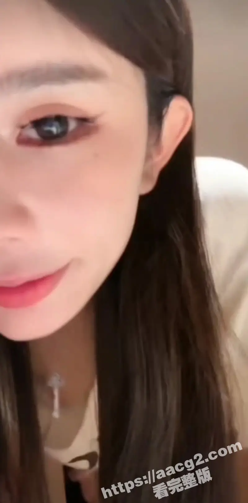 抖音心机女主播乍现春光合集 粉嫩乳头清晰可见 如此慷概的女菩萨 不火天理难容 图5