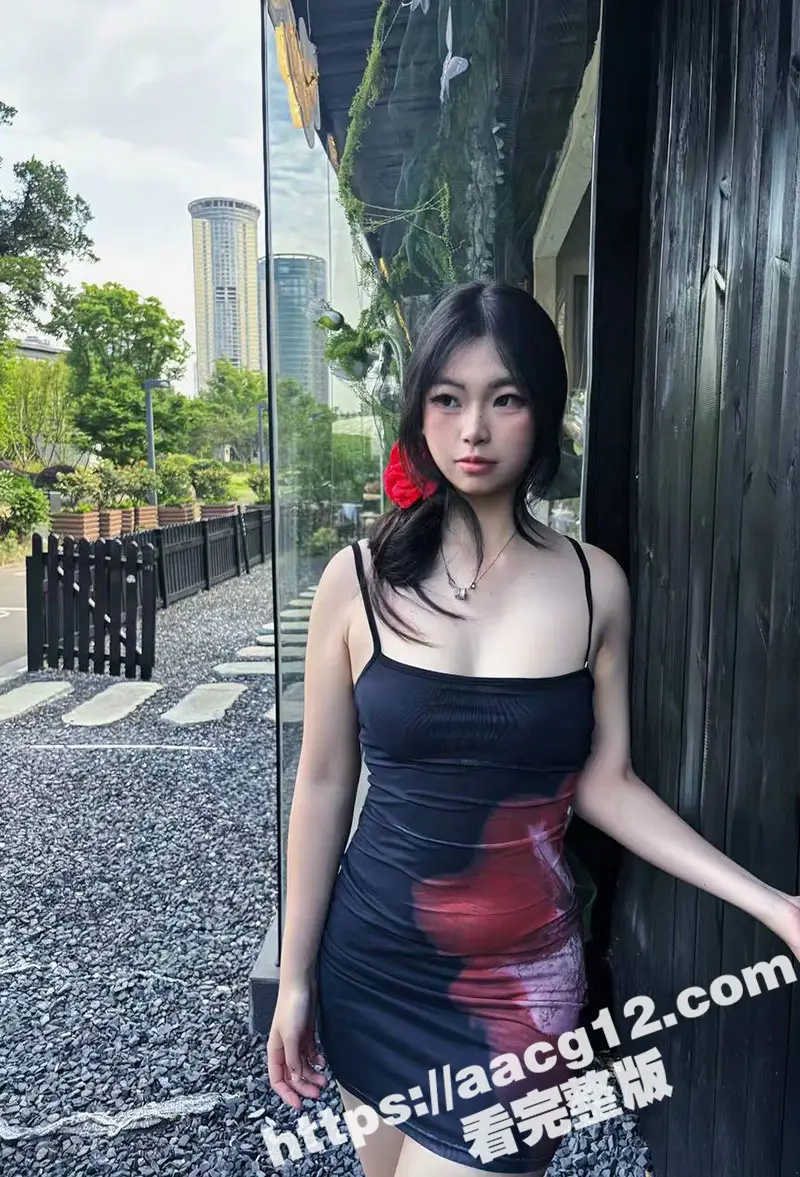 00后校园女神李雨桐自慰癖曝光 即使妈妈在旁边也要关门扣逼!多毛嫩穴泛滥成灾,谁能拯救这个淫娃? 图5
