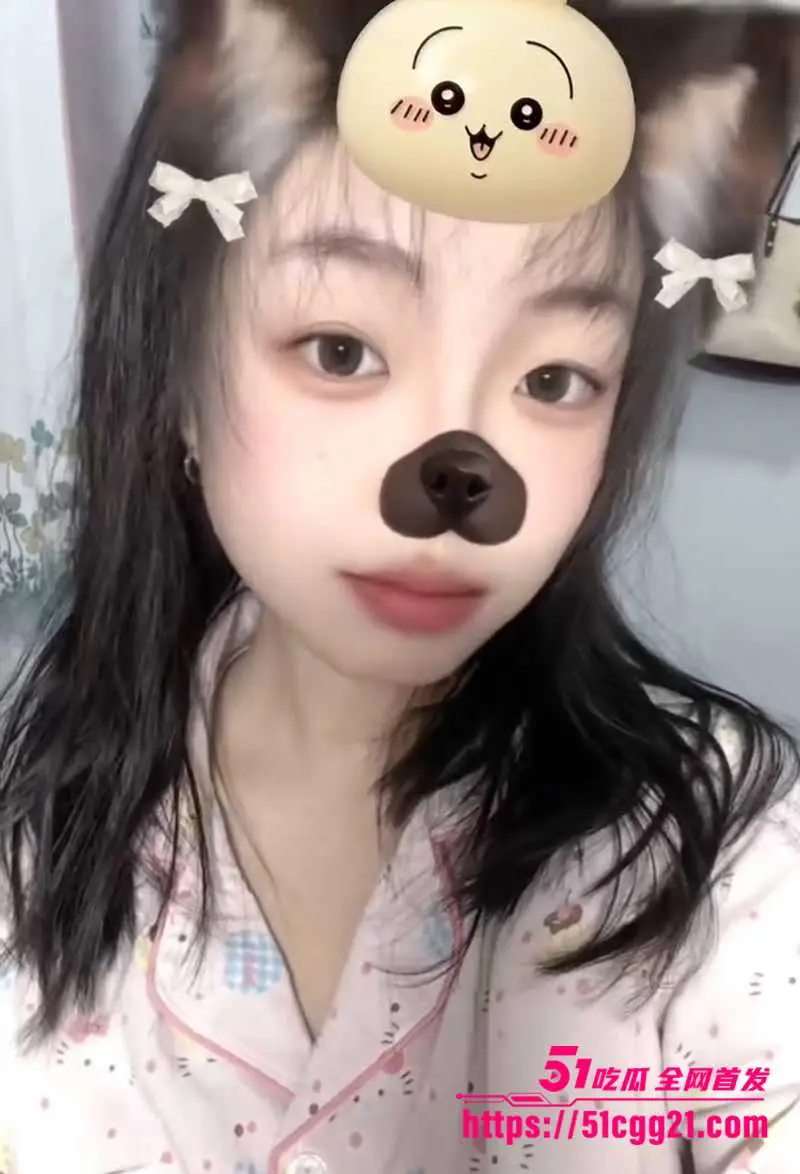 漳州反差眼镜妹 王佳蕊 爆乳肥妹可欲可甜 穿情趣装玩援交 露脸拍片车震泄欲 被操的淫尿狂喷! 图1