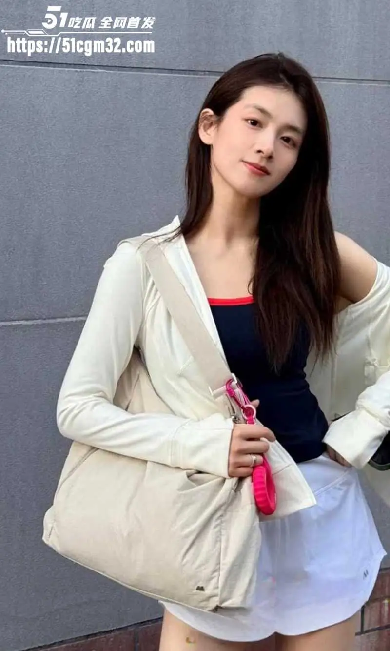 顶流女演员 陈昊宇 知三当三 被新人余意曝出跟其男友美国约炮 怒甩性爱视频炮轰! 图5