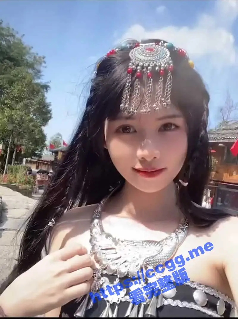 云南瑶山清纯嫩妹 蔡亿佳 为追求刺激楼梯间啪啪 胯下侍奉口技十分精湛！ 图1
